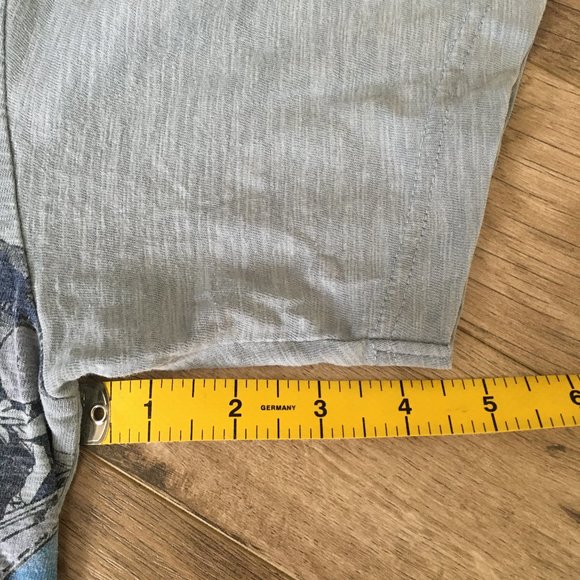 Uniqlo Hokusai Blue Ukiyo-e Rowing T-shirt - Picture 12 of 14